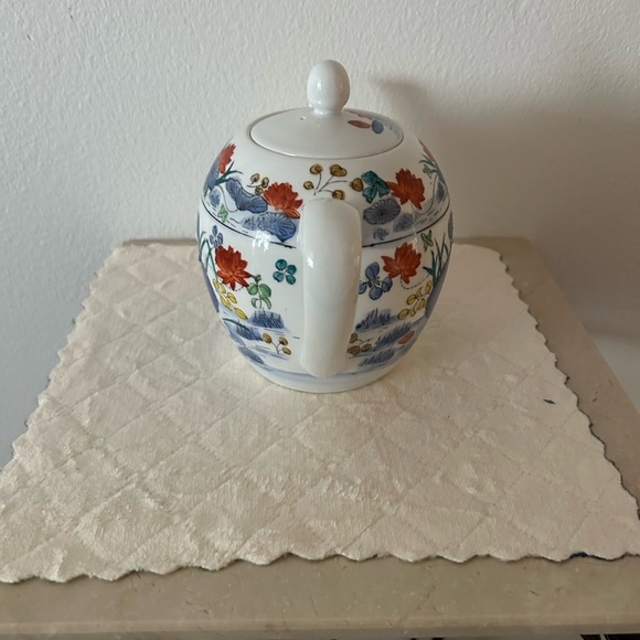 Vintage Hand Painted Lotus design William Sonoma tea pot. - Picture 5 of 8